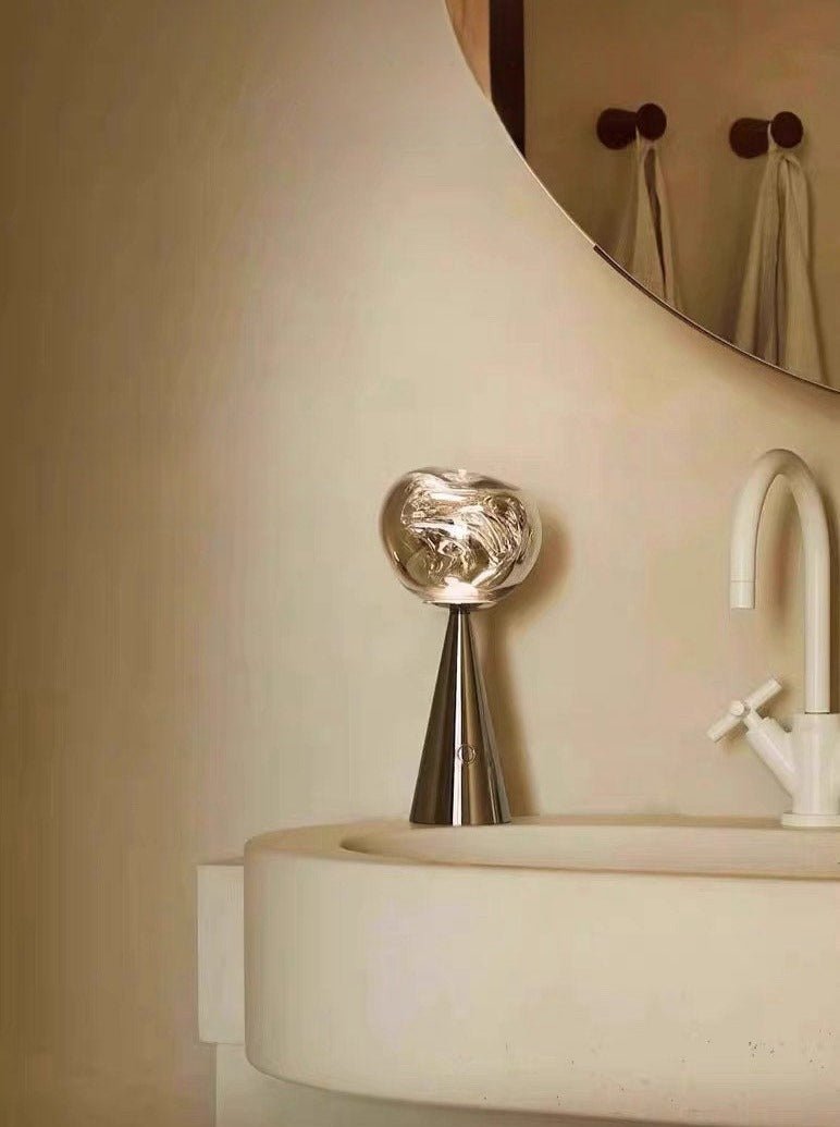 Tischlampe LED – Dimmbar, tragbar & nordisch-modern